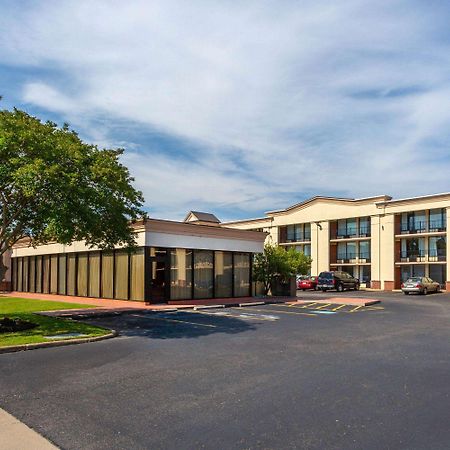Days Inn By Wyndham Hampton Near Coliseum Convention Center Esterno foto