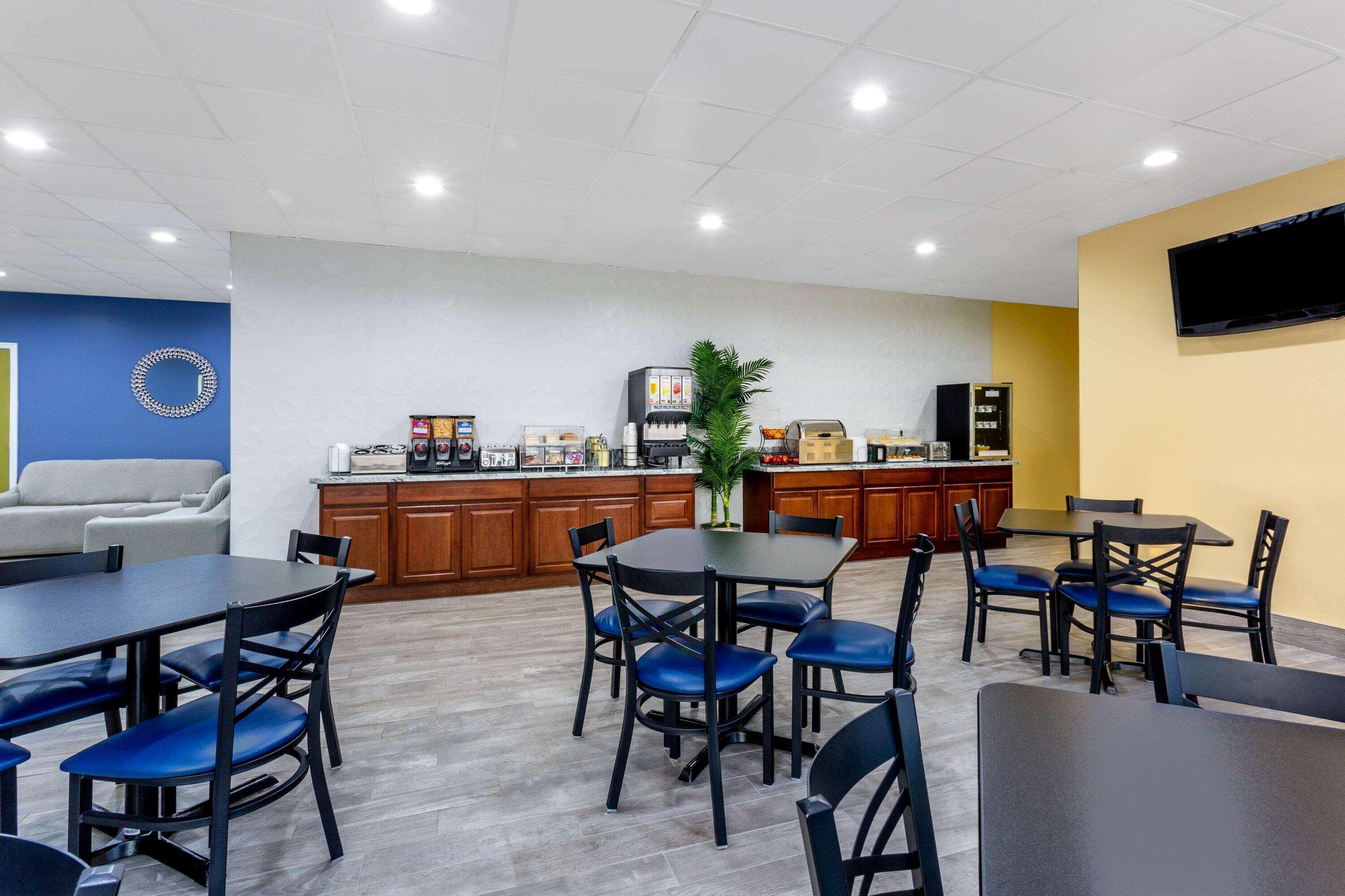 Days Inn By Wyndham Hampton Near Coliseum Convention Center Esterno foto