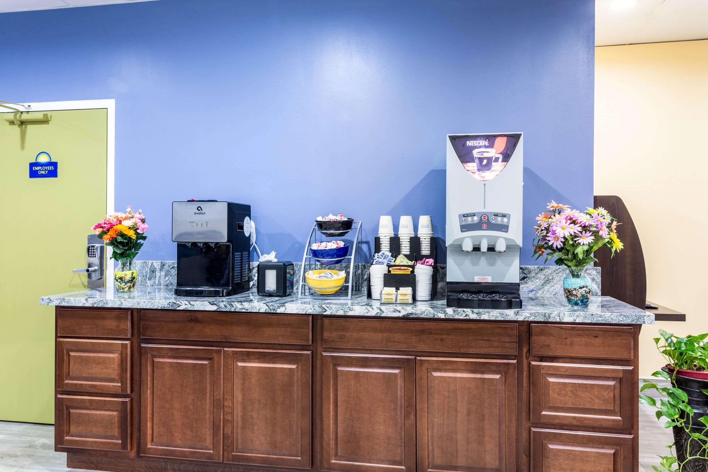 Days Inn By Wyndham Hampton Near Coliseum Convention Center Esterno foto