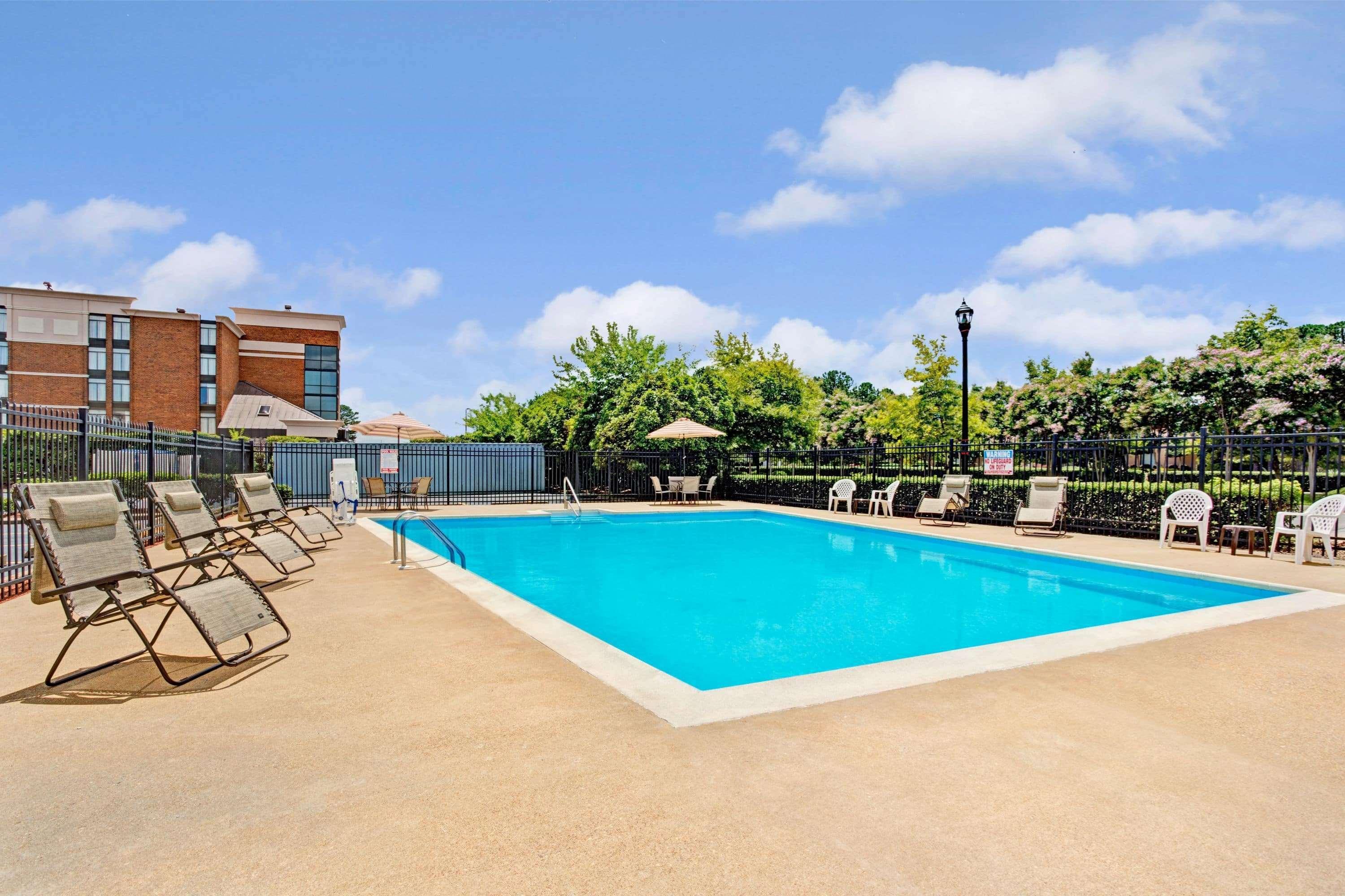 Days Inn By Wyndham Hampton Near Coliseum Convention Center Esterno foto