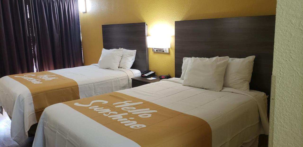 Days Inn By Wyndham Hampton Near Coliseum Convention Center Esterno foto